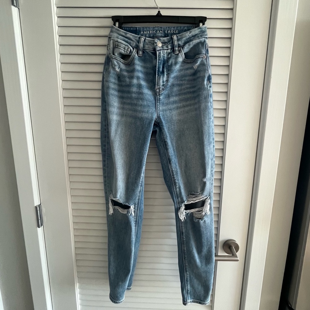 destroyed mom jeans